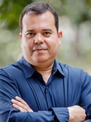 Profile photo of Associate Professor Pedro Fidelman